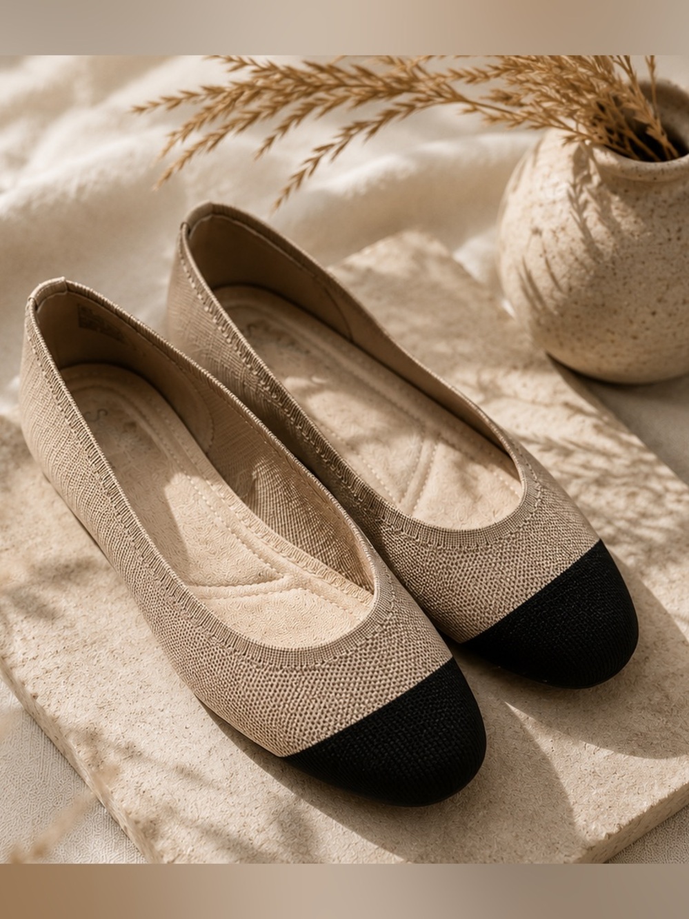 Seychelles Beige Black Toe Cap Memory Foam Flats Size 7.5 W